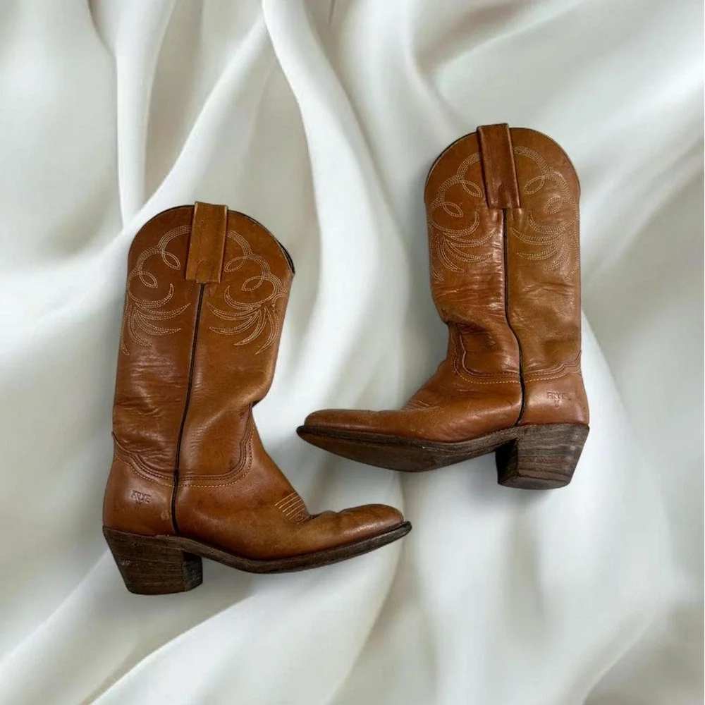 Frye cognac leather pointed toe cowboy boots y2k country boho western